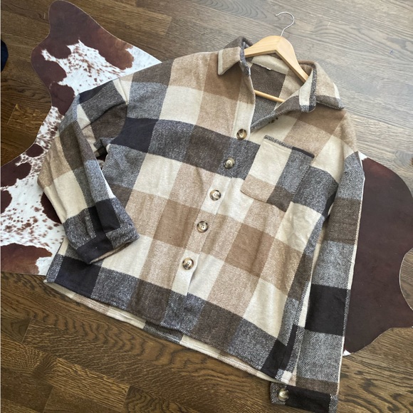 New Tan Plaid Flannel Jacket Shacket - Picture 9 of 9